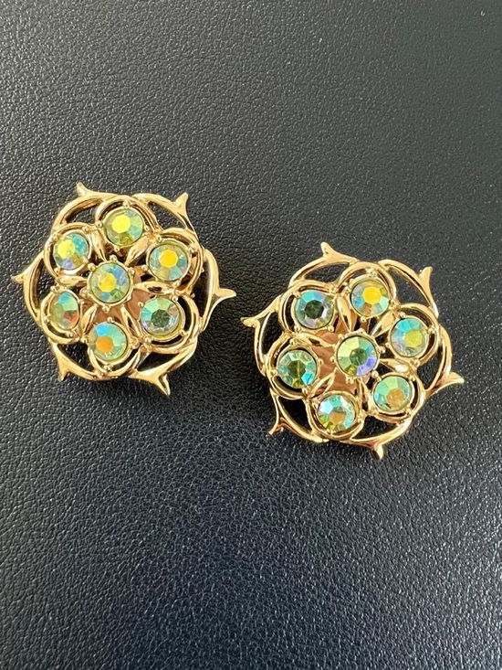 Sarah Coventry Jewelry - VTG Sarah Coventry Clip Earrings Lime Light Green AB Rhinestones Flower